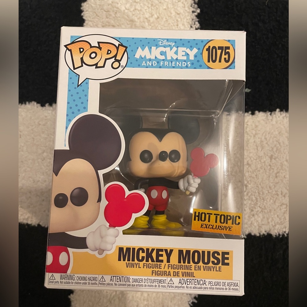 Mickey Mouse hot topic exclusive funko pop